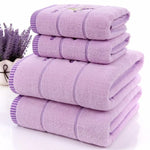 serviettes coton violet brodé fleurs classiques blanches maison rapide douces