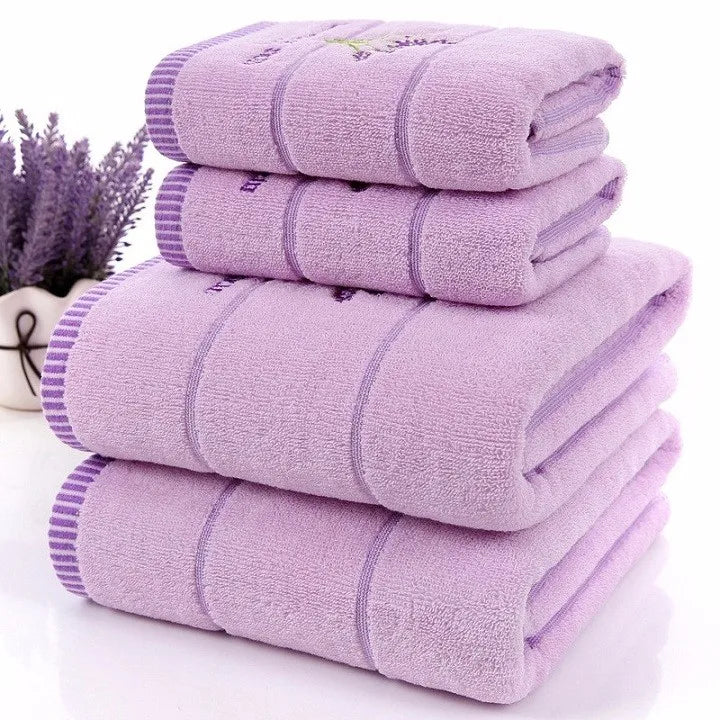 serviettes coton violet brodé fleurs classiques blanches maison rapide douces