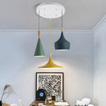 lampes suspendues modernes trois abatjours vert jaune rose blanc minimaliste