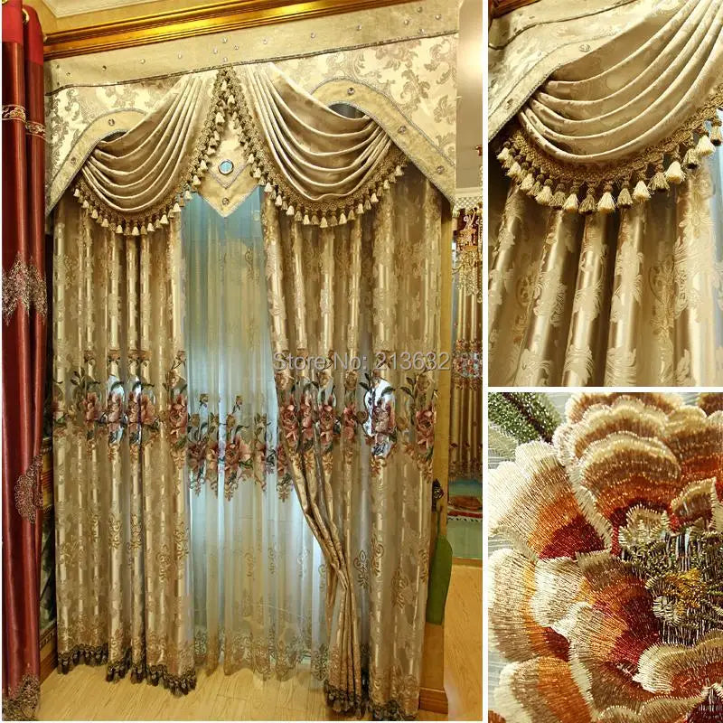 rideau fleuri classique beige marron bleu ornementation élégant intérieur fenêtre