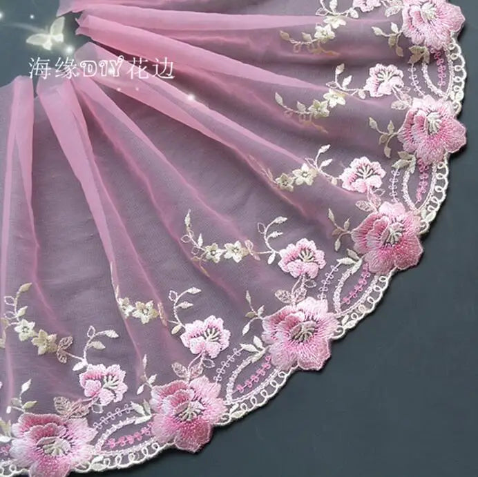 tissu décoratif violet rose broderie florale dentelle semi transparent élégant décoration mariage 20cm large