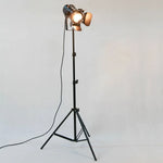 lampe studio trépied noir moderne éclairage interrupteur bouton éclairage intérieur contemporain aluminium fer