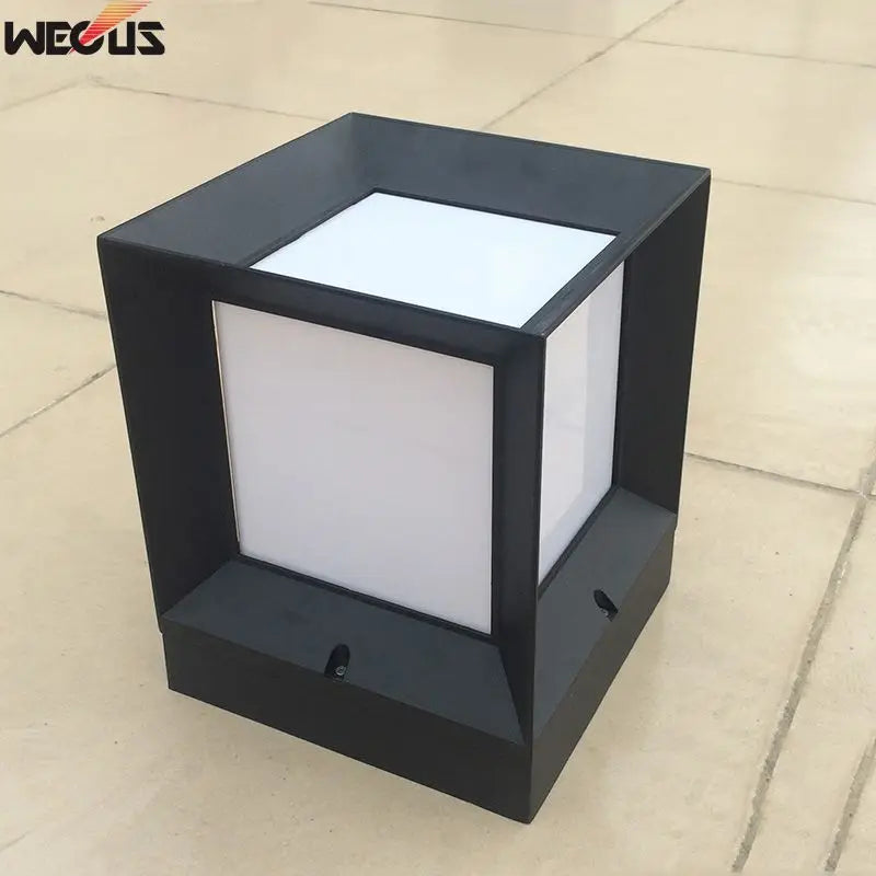 lampe solaire contemporaine noir blanc translucide fixée mur cuisine salle chambre entrée