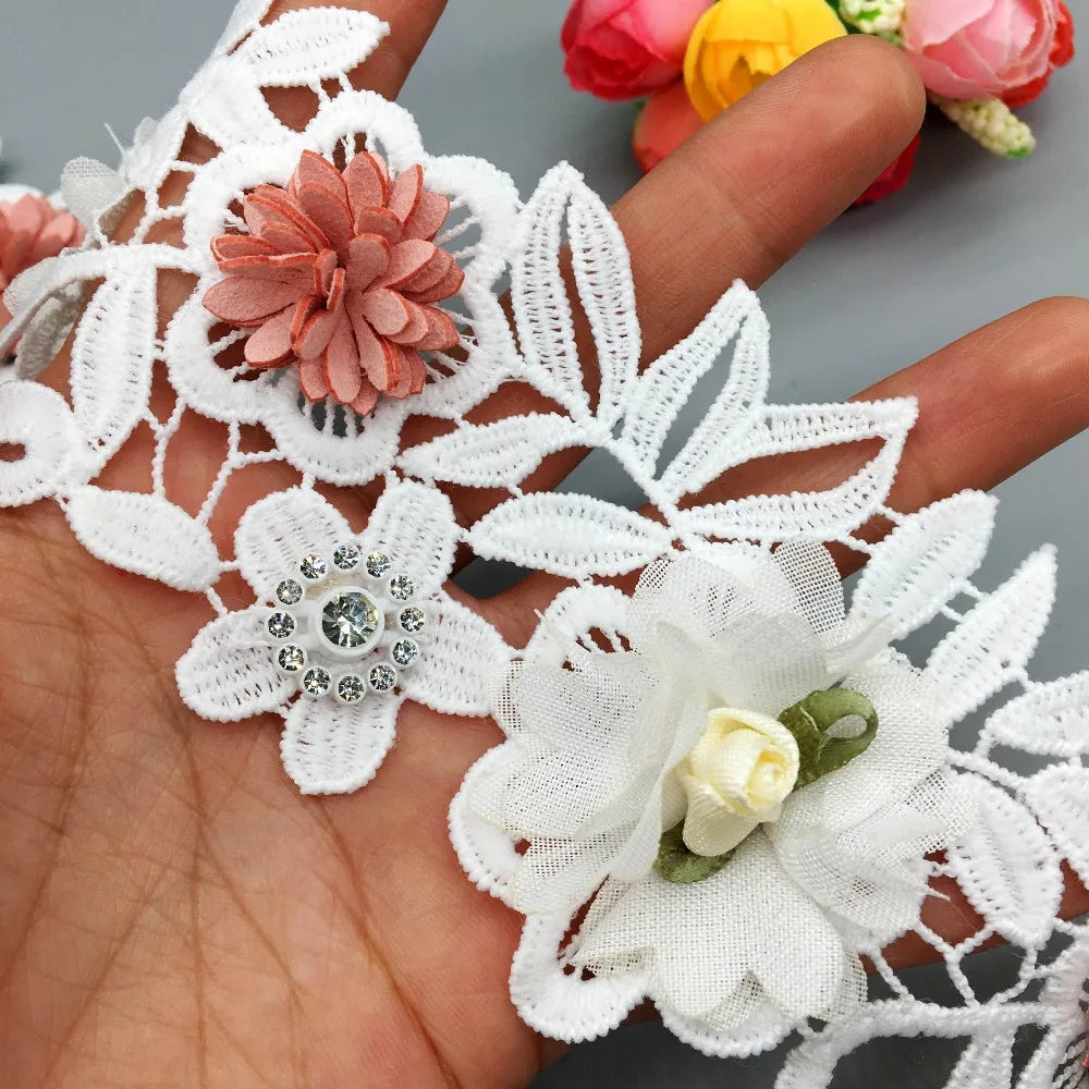 ruban dentelle fleurs brodées rose pâle mariage blanc décor solubre écologique