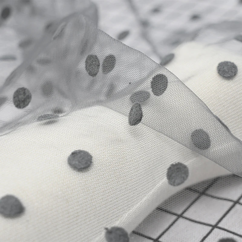 tulle floqué transparent noir blanc rouge gris rose décoration mode couture tissu polyester