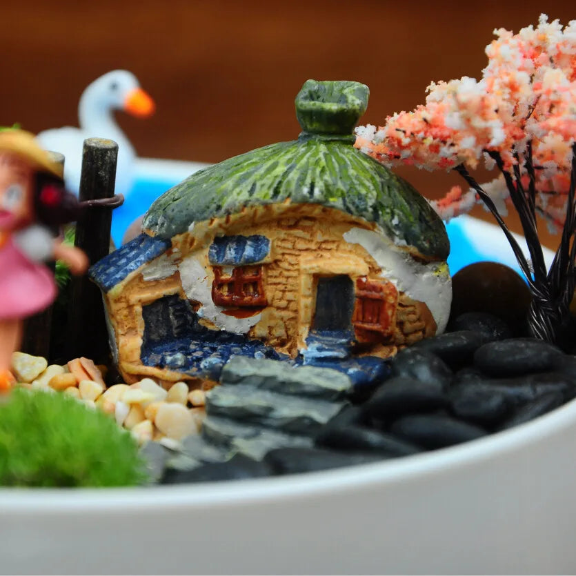 miniatures maison cottage décoration extérieure pierre chaume brique figurines animaux végétation rustique miniature