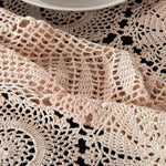 serviette table crochetée motif floral vintage coton couleur beige clair maison fêtes banquets