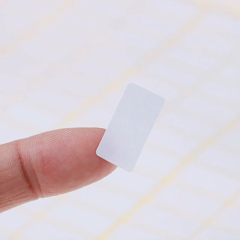 étiquettes autocollantes blancs règles utilitaires organisation minimaliste adhésifs papier qualitatif fixations professionnelles