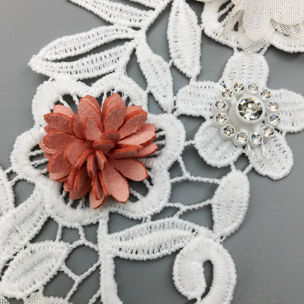 ruban dentelle fleurs brodées rose pâle mariage blanc décor solubre écologique