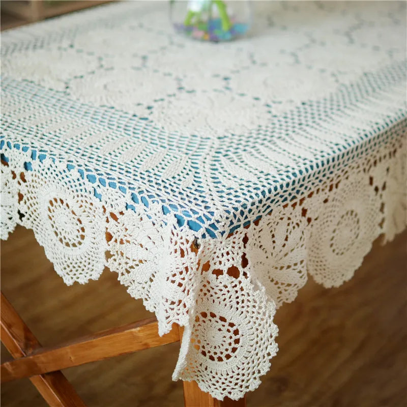 serviette table crochetée motif floral vintage coton couleur beige clair maison fêtes banquets