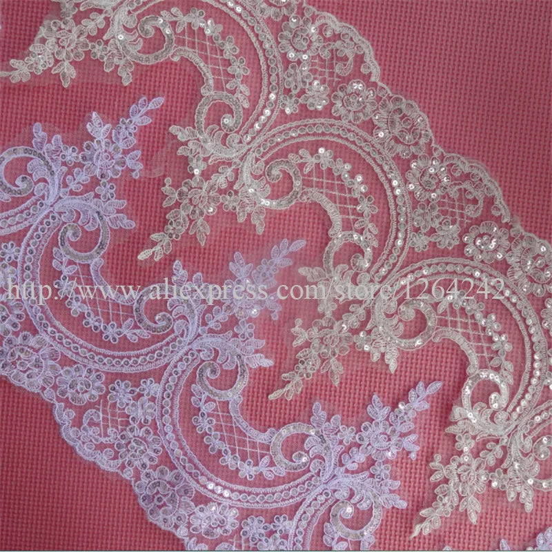 dentelle polyester blanc ajourée paillettes 22cm confection artisanat mariage erotique floral