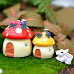 décoration miniature maison champignon résine rouge vert jaune rose fantaisie pastoralette porte fenêtre toit