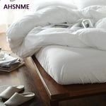 housse couette coton blanc taies oreillers ensemble literie texture minimaliste chambre