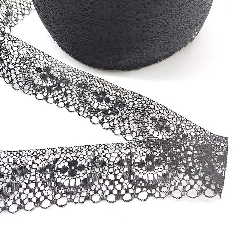 ruban dentelle noir motifs floraux texture fine classique 40mm 10mètres hautequalité écologique solubleaueau