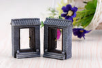 miniature maison jardin rustique résine pierre bois porte fenêtre toit pont moulin ventillage