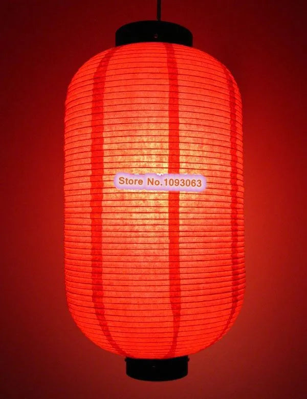 lanternes suspendues traditionnelles rayées opaques blanc rouge passe câble noir restaurant spa decoration