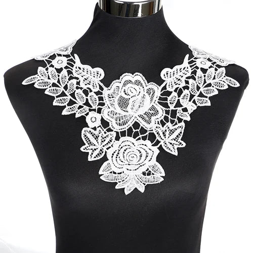 dentelle fine blanche fleurs motifs géométriques broderie opacité tissu polyester couture robe chemisier decoration