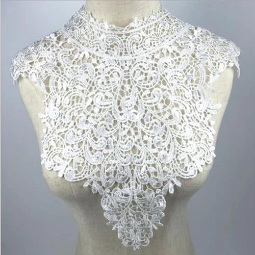 dentelle fine blanche fleurs motifs géométriques broderie opacité tissu polyester couture robe chemisier decoration