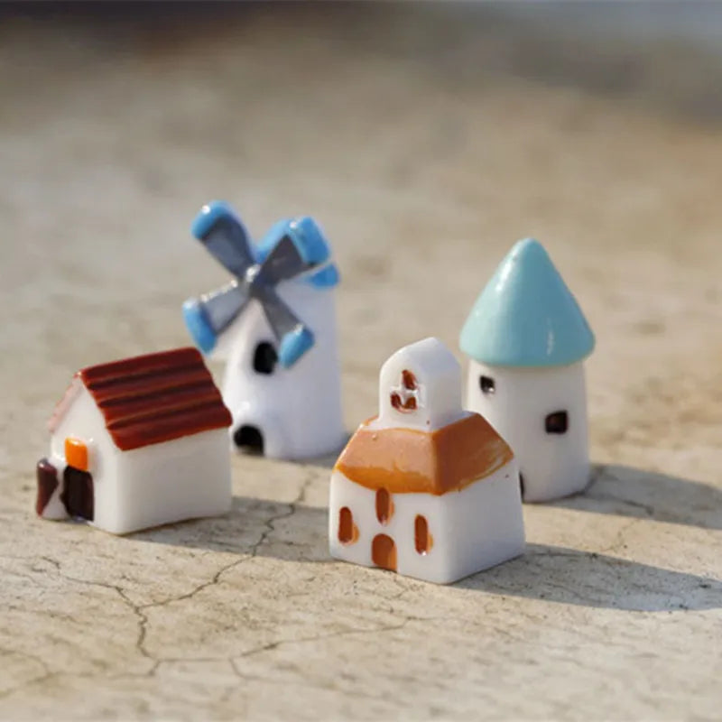 miniatures maison toits tuiles détails architecturaux vent mill tours blanches bleues