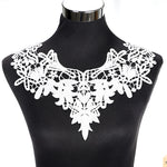 dentelle fine blanche fleurs motifs géométriques broderie opacité tissu polyester couture robe chemisier decoration