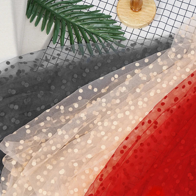 tulle floqué transparent noir blanc rouge gris rose décoration mode couture tissu polyester