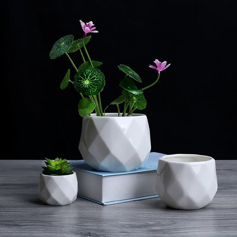cache pots céramique porcelaine blanc facets geometriques deco moderne plante fleur