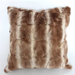 coussin patchwork fourrure lapin gris noir horizontal moderne décoration intérieure lit siège voiture