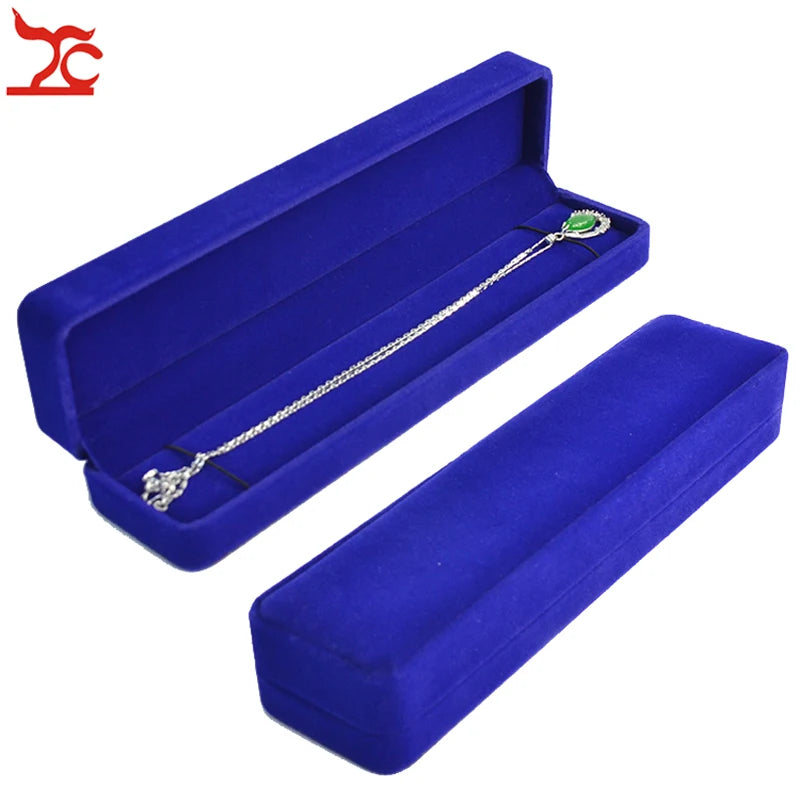 Boîte à bijoux bleue avec intérieur doux