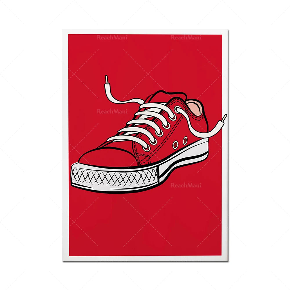 Une paire de baskets rouges attrayantes sur fond rouge vif.