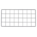 panneau decoratif grille metallique noir blanc minimaliste deco mur photo affiche supportobjetartificialflowersboulesrouges