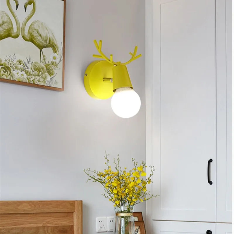 applique murale moderne led antlers stylisés bois métal couleurs multiples minimaliste