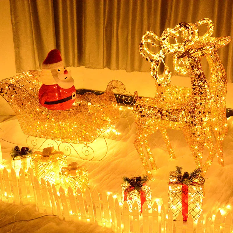 Guirlande lumineuse LED cerf doré sur sapin de Noël