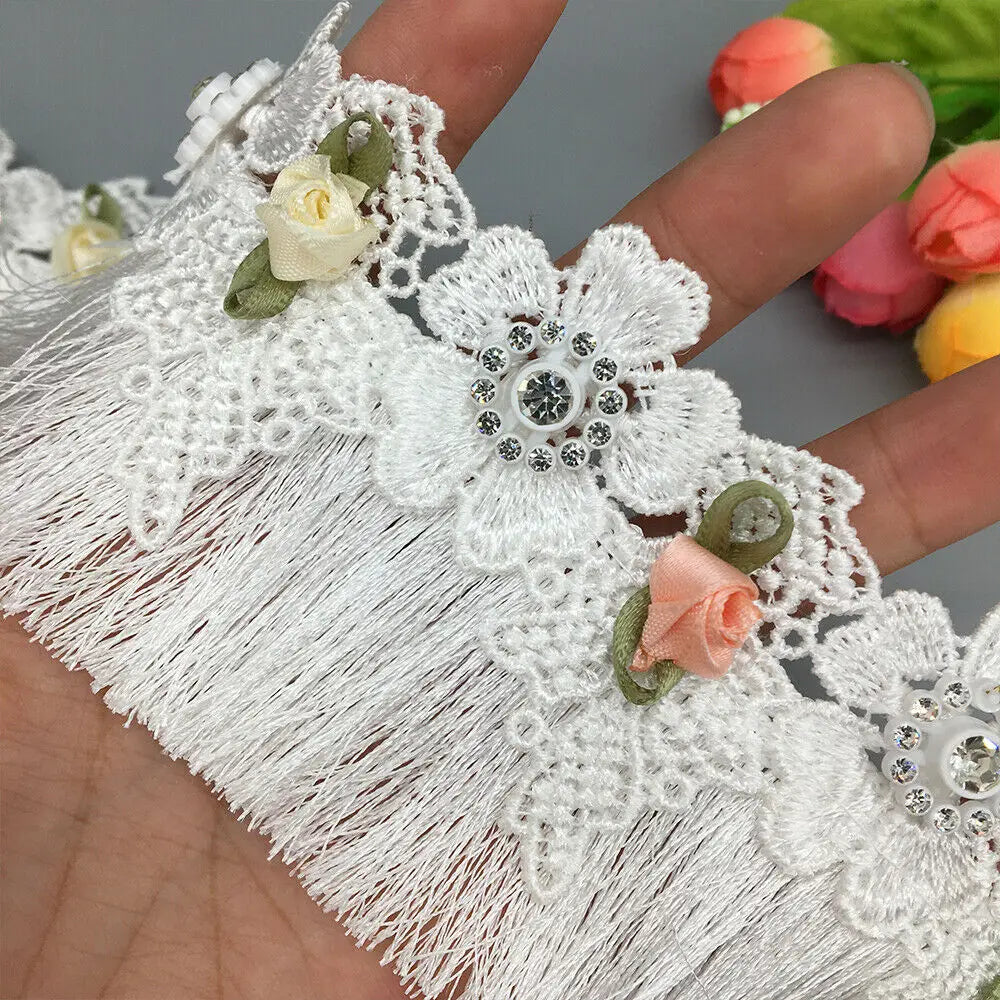 ruban dentelé franges fleurs artificielles noir blanc rose pâle vintage romantique mariage
