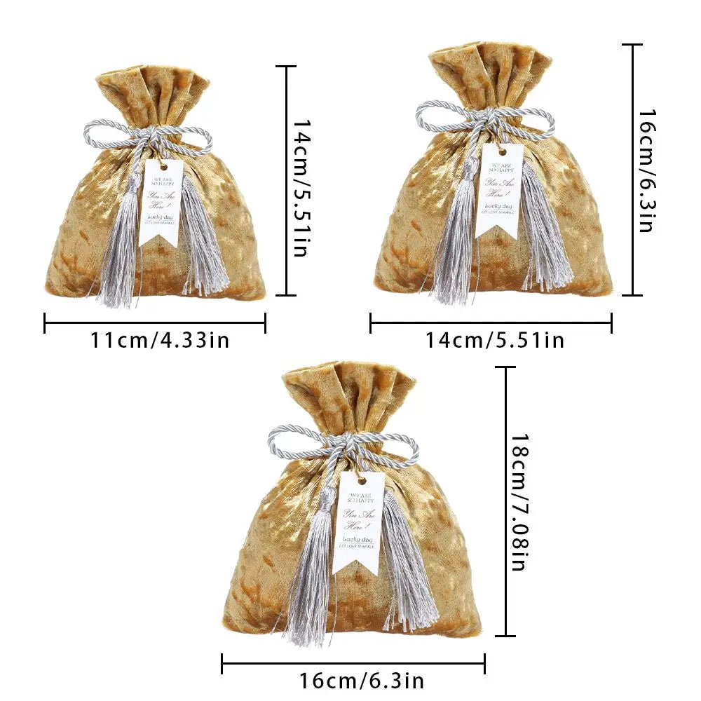 sac bonbons velours rouge rose bleu gris doré classique pompons ruban noué