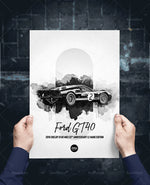 Une illustration en noir et blanc montrant une voiture de course Ford GT40 dans un style artistique, accompagnée du texte "Ford GT40 2016 SHELBY GT40 MKII 50TH ANNIVERSARY LE MANS EDITION".