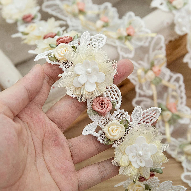 ruban dentelle fleurs papillons blanc rose pâle vert clair mariage vintage romantique artisanal DIY