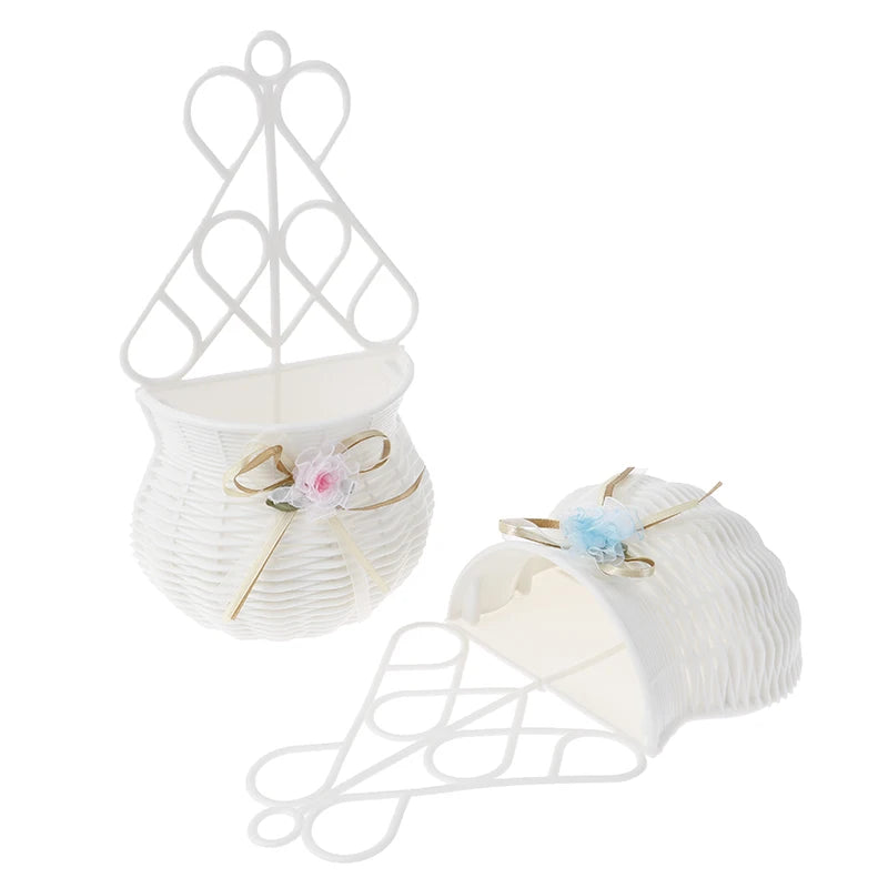 panier raphia tressé blanc fleur artificielle classique décoration intérieure mur ruban doré