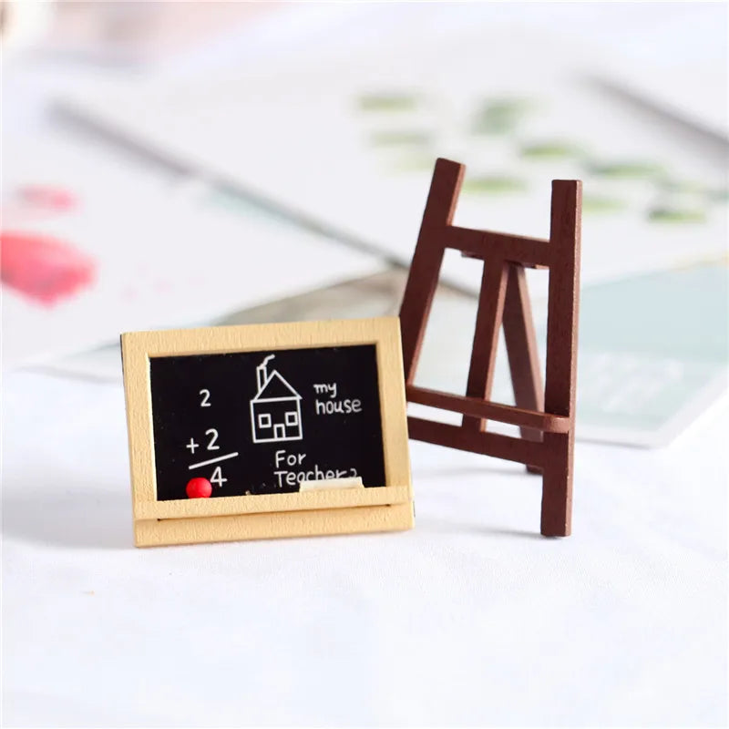 miniatures chevalet ardoise noire palette peinture livre scolaire décoratif bois texturée