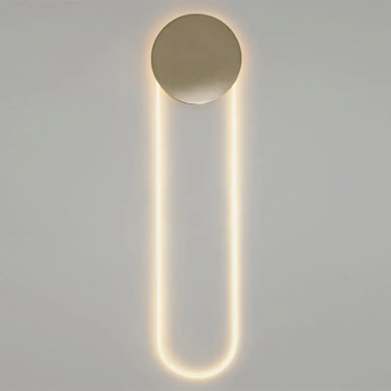 Détail de l'applique murale d'angle avec éclairage LED atmosphérique pour décoration intérieure