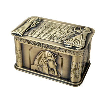 Boîte à bijoux vintage égyptien en métal bronze avec motifs pharaoniques