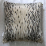 coussin moderne fausse fourrure beige motif taches noires lit salon amovible lavable