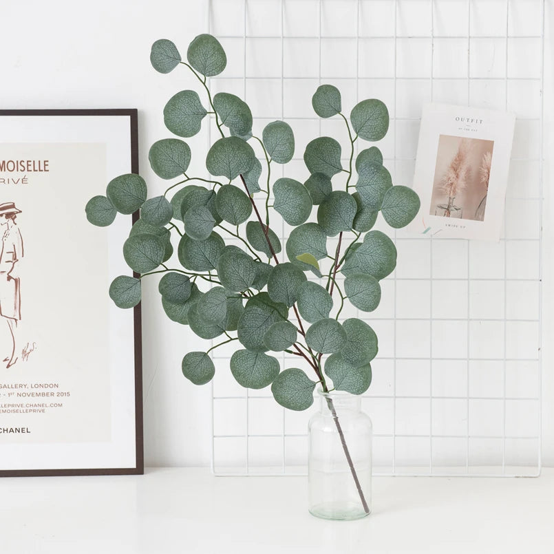 branche artificielle feuilles eucalyptus vert naturelle minimaliste decoration intérieure contemporaine chambre salon