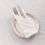 serviettes table blanches brodées texture lin classiques maison restaurant événements blancs clips métalliques