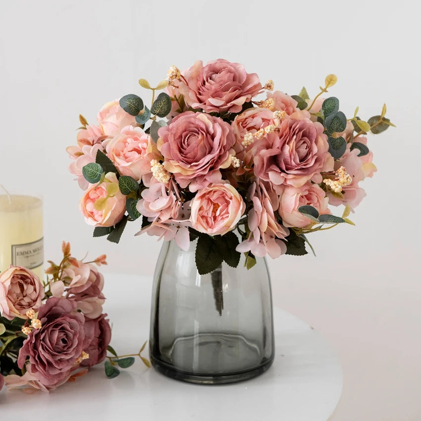 décoration intérieure bouquet fleurs artificielles pivoine roses hortensia vintage anniversaire mariage