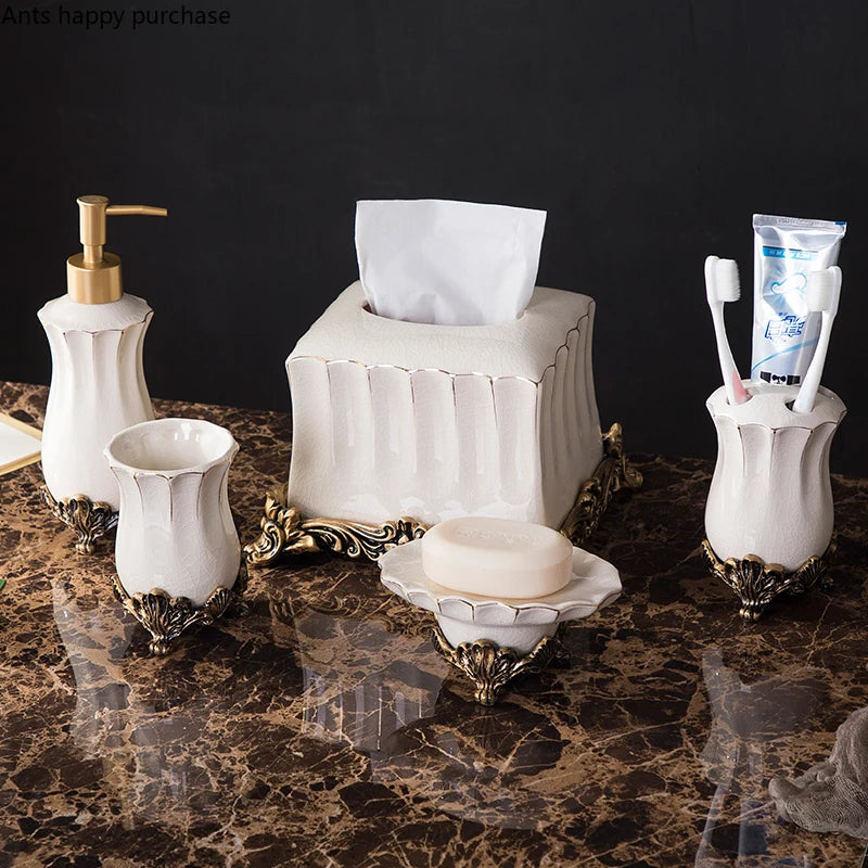 ensemble salle bain blanc doré classique cérémonial distributeur savon tasse buvant support savon porte