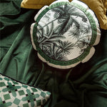 coussins décoratifs serviettes tables motifs géométriques végétaux classiques vert blanc casa