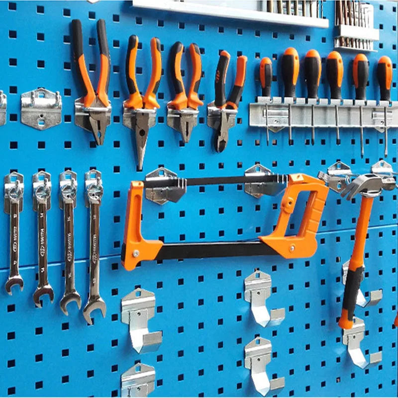 panneau perforé moderne clips paniers métalliques bleu orange gris noir blanc