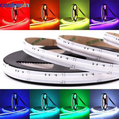 Bande LED COB RGB installée derrière un lit pour ambiance lumineuse
