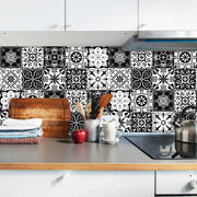 stickers sol noir blanc motifs floraux geometriques decoratifs cuisine salle bain