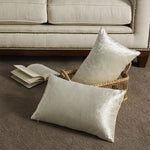 coussin carré velours beige moderne décoration intérieur sofa chaise voiture